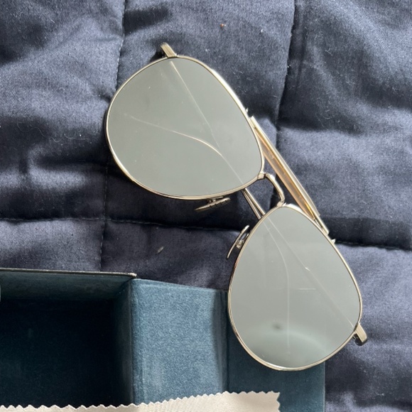 Thom Browne sunglasses featuring mirror aviator lens - Picture 3 of 8